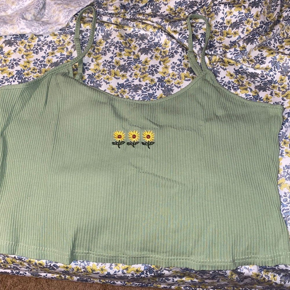 SHEIN daisy crop top